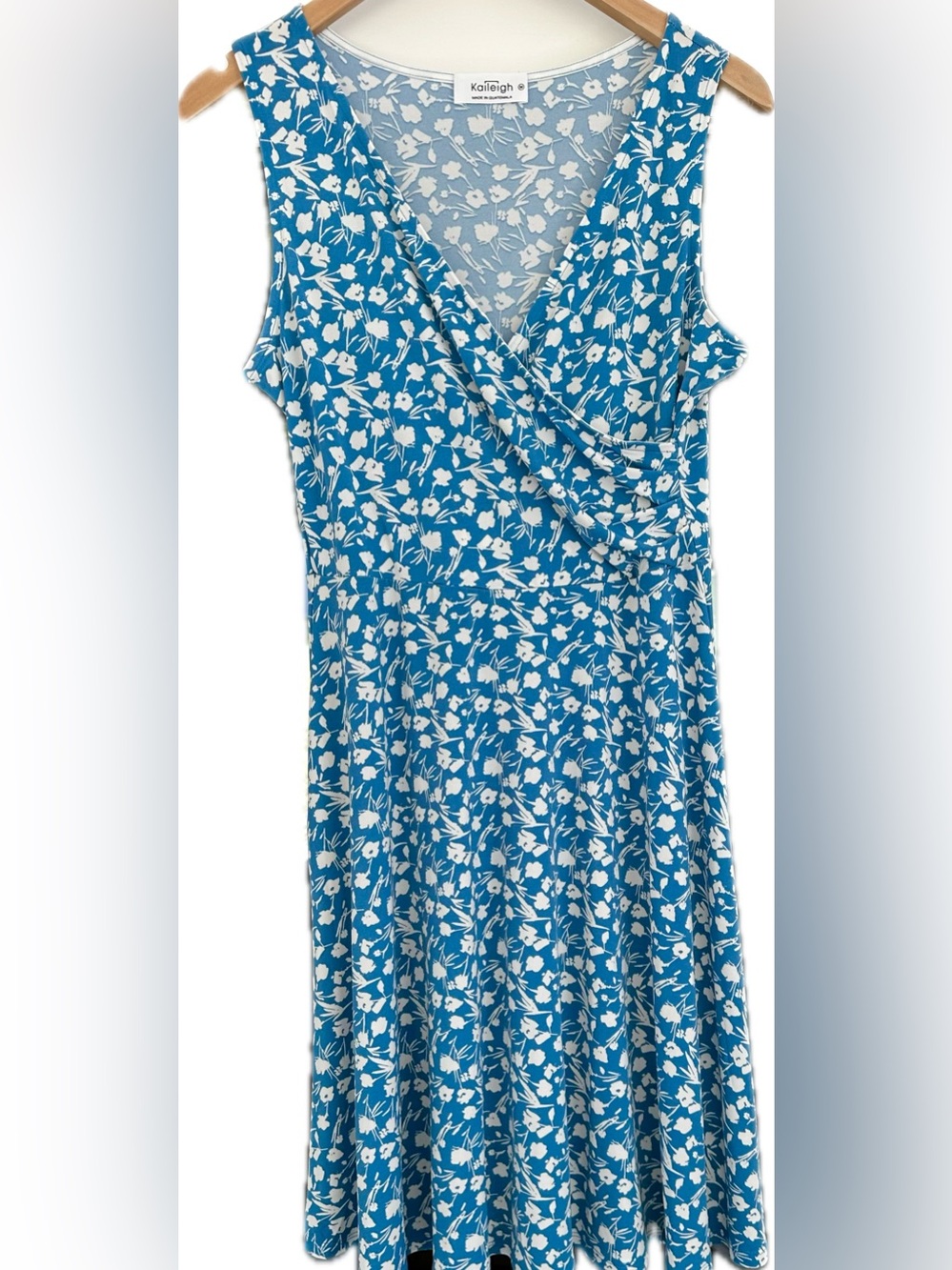 Kaileigh Blue Floral V-Neck Midi Dress - Picture 3 of 5